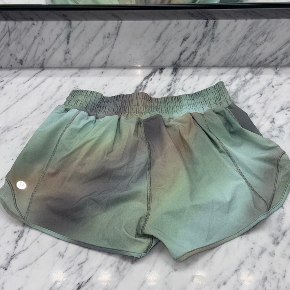 lululemon athletica 2.5 inch hots. Like new! Sz 4. High waist